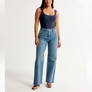 Brand new with tags! Abercrombie 90’s Relaxed curve Curve Love size 27 / 4 Long